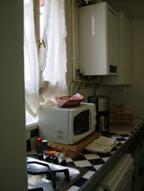 La cuisine entièrement équipée dispose d'un lave-vaisselle et d'un lave-linge. 